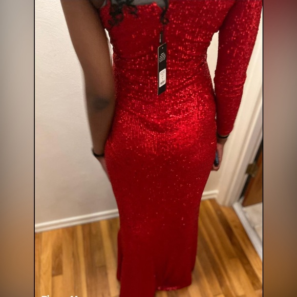 🆕 Sequin Dress 💃🏽- NEW w/ TAGS - Picture 3 of 6